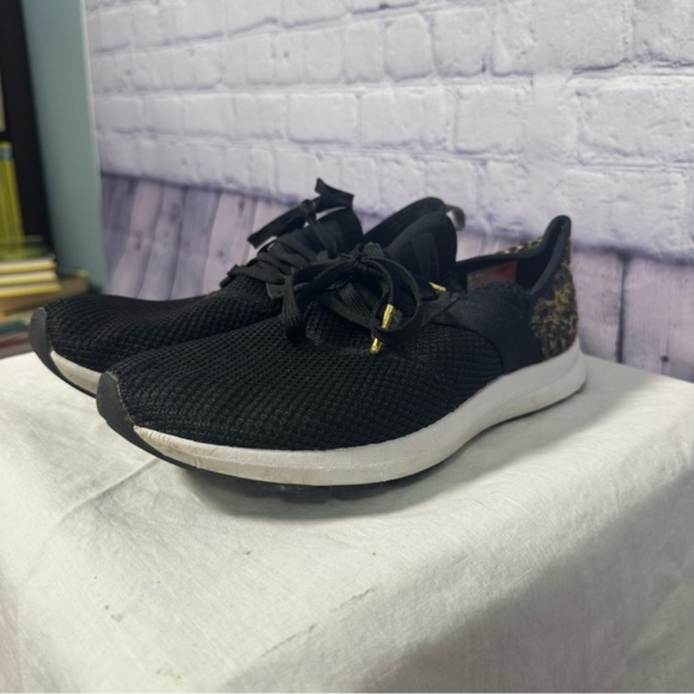 New Balance Black and White Women's Sneakers - Picture 1 of 4
